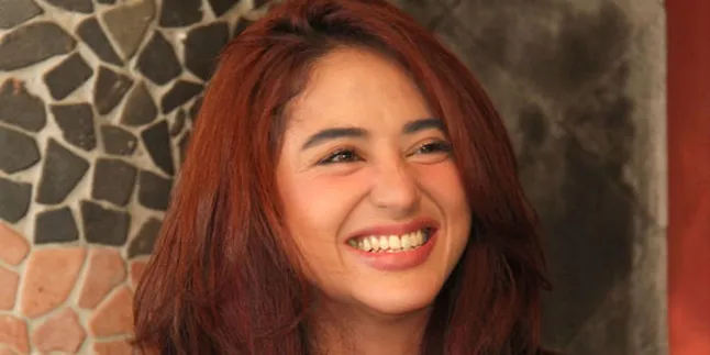 Dewi Perssik: Semua Ori, Kecuali Keperawanan Dewi Perssik: Semua Ori, Kecuali Keperawanan