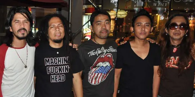 FOS Band Minta Dukungan Lewat Facebook FOS Band Minta Dukungan Lewat Facebook