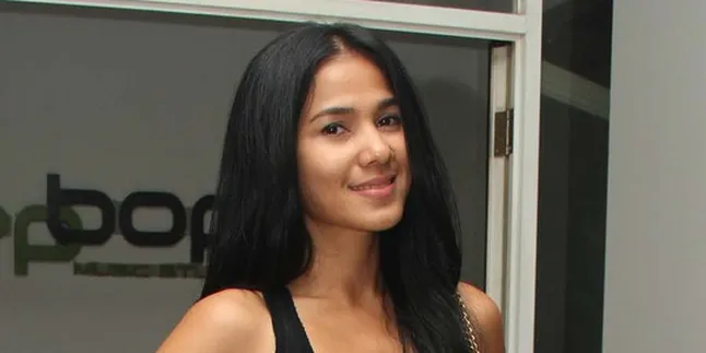 Untuk Tokoh Wanita, Nova Eliza Idolakan Hillary Clinton