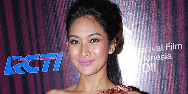 Happy Salma Perankan 1 Dari 9 Istri Soekarno