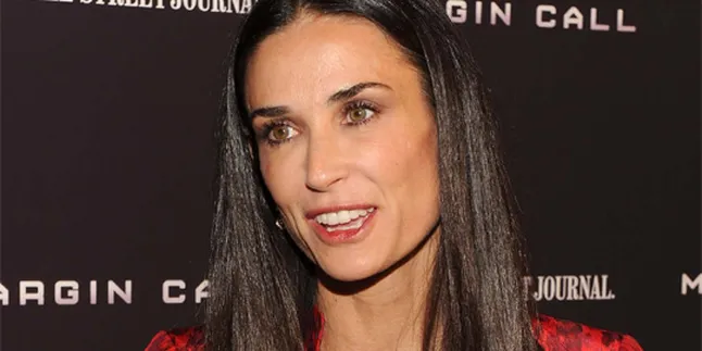 Demi Moore Segera Bunuh @mrskutcher!