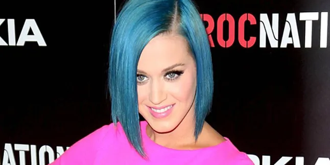 Ups! Dada Katy Perry Nyaris Keluar