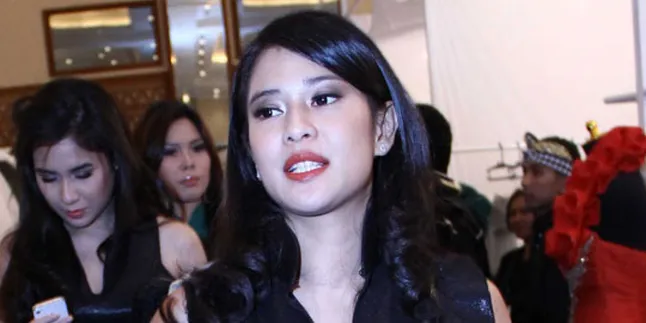 Pasca Melahirkan, Berapa Sih Berat Badan Dian Sastro? Pasca Melahirkan, Berapa Sih Berat Badan Dian Sastro?
