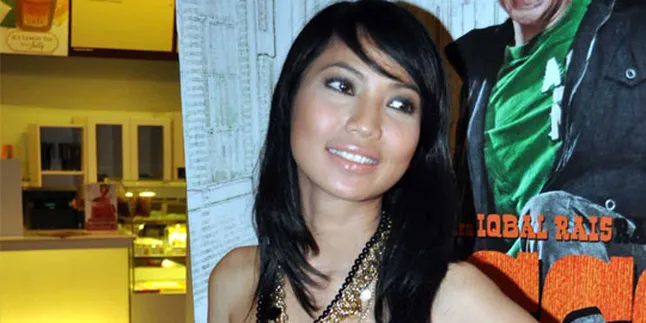 Sembunyikan Pernikahan, Kinaryosih Ungkap Putra Pertamanya!