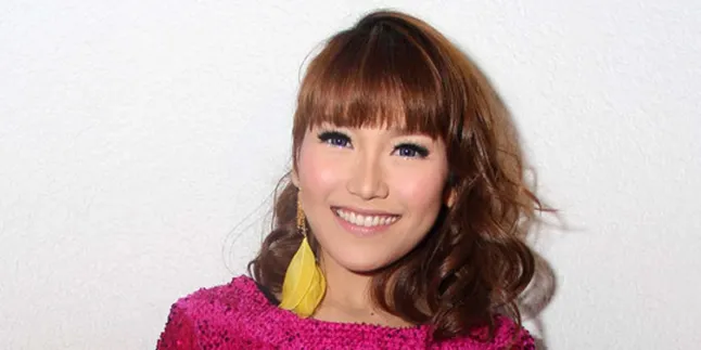 Selamatan Rumah, Ayu Ting Ting Kebanjiran Tamu