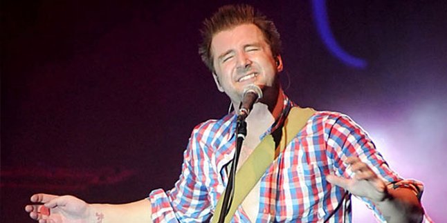 Wow, Secondhand Serenade Suka Cewek Asia