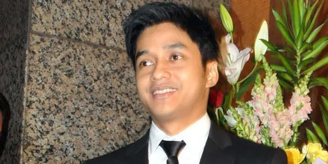 Adly Fairuz Cari Pacar Rambut Panjang