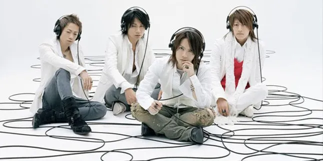 Siap-Siap Kena Lempar Pisang di Konser L Arc en Ciel