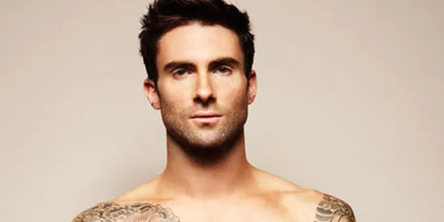 Adam Levine Senang Ditaksir Jennifer Love Hewitt