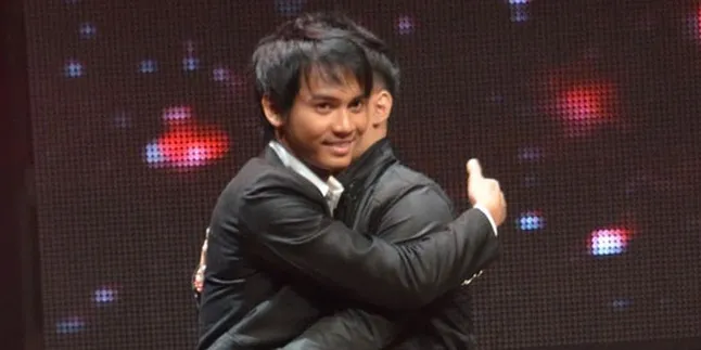 Ivan Ikhlas Tersisih di Indonesian Idol