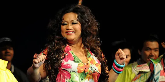 Tike Priatnakusumah Bukan Seorang ELF Namun Penggemar Musik