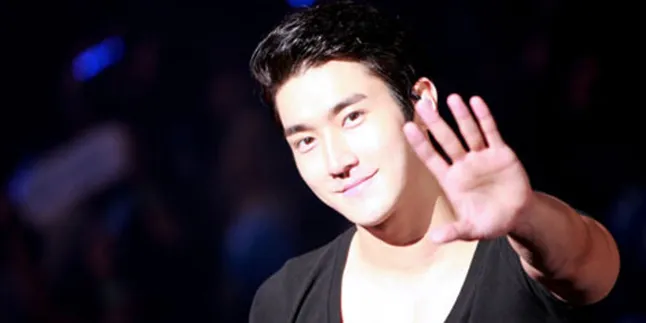 FANCAM SS4 INA Day 2 - Siwon Buka Baju di Atas Panggung!
