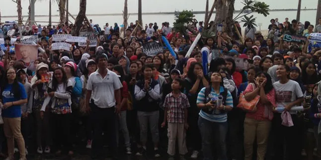 Demo ELF Tak Kunjung Usai, Lagu Brian Adams Tak Mempan