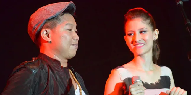 Aksi Sandhy Sondoro Puaskan Penonton