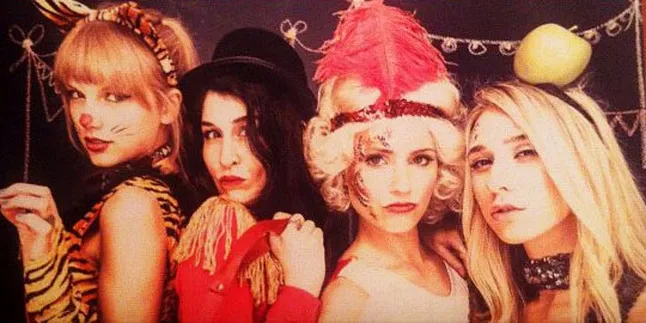 Dianna Agron Ultah, Taylor Swift Berkostum Harimau