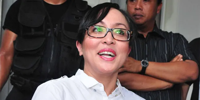 Angelina Sondakh Dibawa ke Rumah Sakit