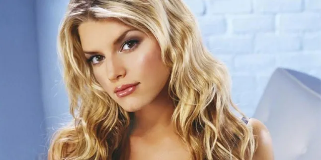 Jessica Simpson Lahirkan Anak Pertama