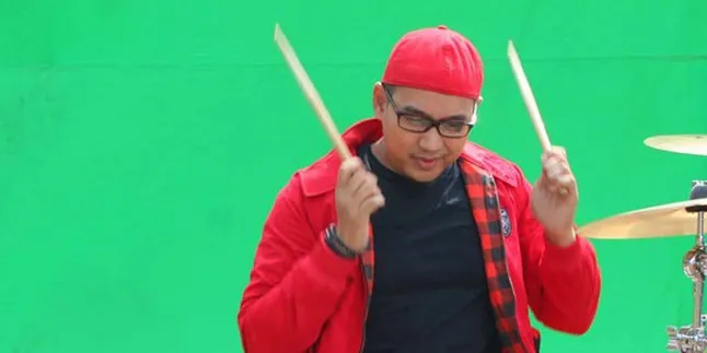 Berita Pernikahan Tomtom dan Kristina Cuma April Mop