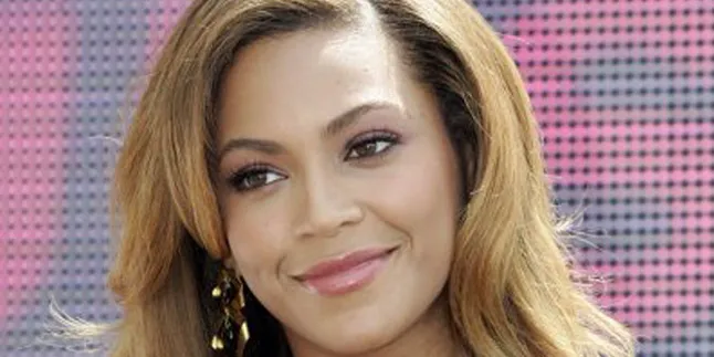 Selebritis Hollywood Ini Lakukan Operasi Plastik di Hidung!