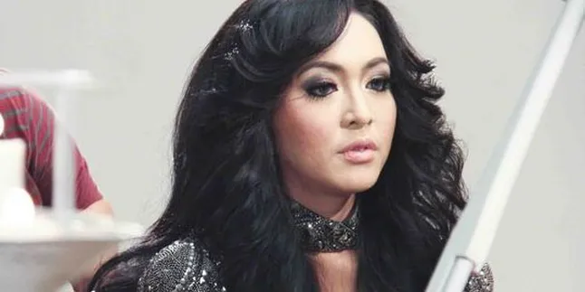 Angie Ditanya Mengenai Kepemilikan Harta Adjie Massaid