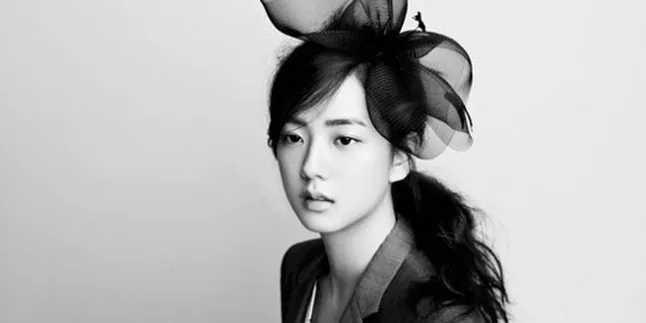 YG Entertainment Upload Foto Cewek Misterius