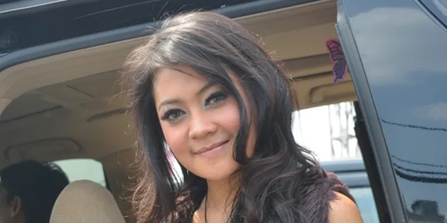 Indah Dewi Pertiwi Tak Ingin Ingat Yang Sedih