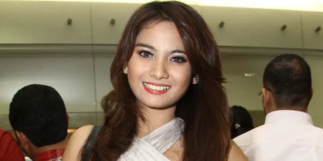 Acha Septriasa Ingin Jadi Pekerja Kantoran?