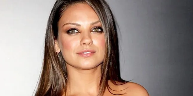 Mila Kunis Menyelamatkan Seorang Pria Tua!