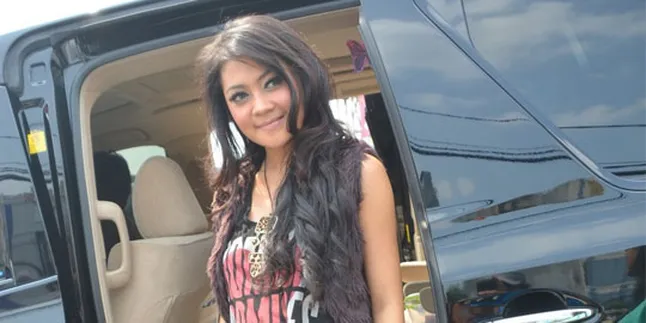 Hidup Sehat Cara Indah Dewi Pertiwi