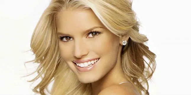 Jessica Simpson Bangga Menjadi Seorang Ibu