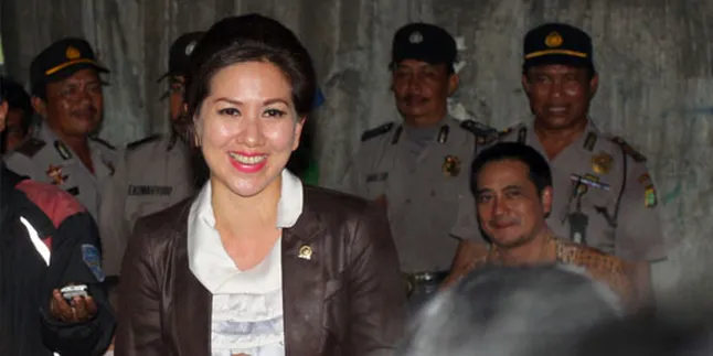 Venna Melinda Sambangi Korban Bullying Venna Melinda Sambangi Korban Bullying