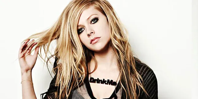 Lembutnya Akustik Avril Lavigne - 'Wish You Were Here'