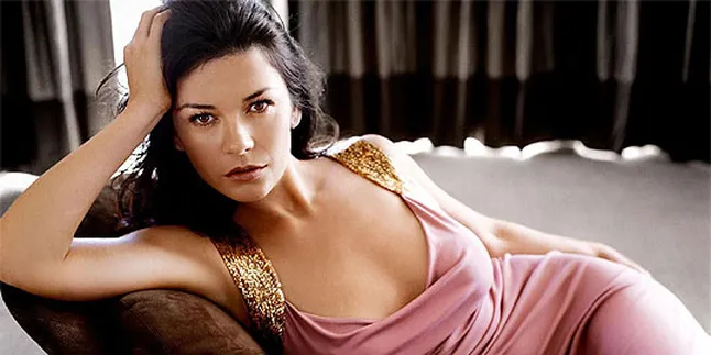 Catherine Zeta-Jones Bergabung Dengan Pensiunan Agen Catherine Zeta-Jones Bergabung Dengan Pensiunan Agen