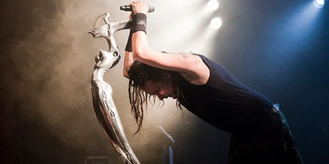 Head Kembali, Duet Gitar Maut Korn Terulang?