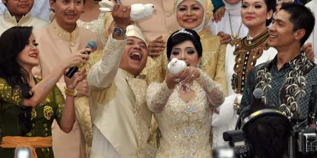 Usai Nikah Anang Ashanty Lepas Sepasang Merpati
