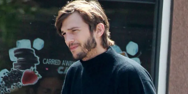 Foto Debut Ashton Kutcher Sebagai Steve Jobs Dirilis