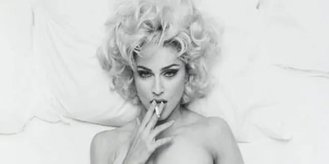 Wow, Foto Bugil Madonna Dilelang Rp219 Juta!