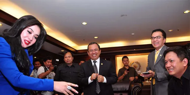Gosip Syahrini Pun Dibaca Wakil Ketua DPR