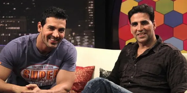 Akshay Kumar Dapat Harley Davidson Dari John Abraham