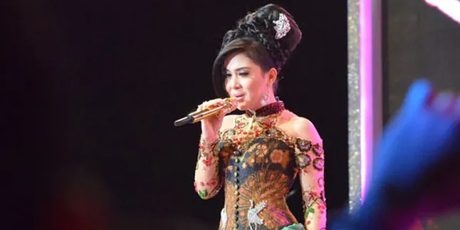 Tanpa Manajer, Tim Syahrini Tetap Solid