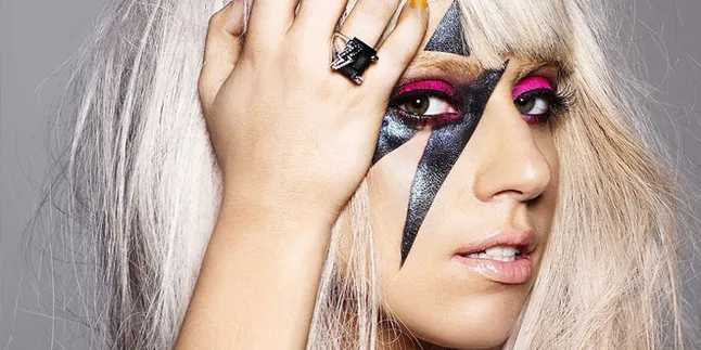 Intip Kostum Daging Lady GaGa Terbaru