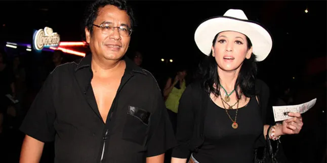 Hotman Pilih Keluarga, Meriam Bellina Kecewa?