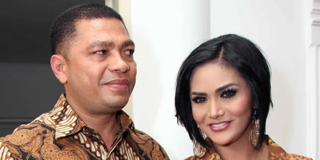 Krisdayanti Kangen-Kangenan Dengan Anak di Resepsi Anang - Ashanty