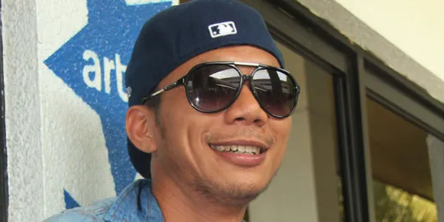 Norman Kamaru Tunangan Dengan Perempuan Manado