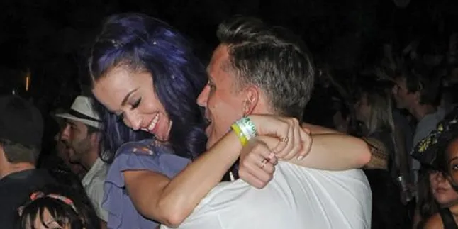 Hubungan Asmara Katy Perry Kandas Lagi?