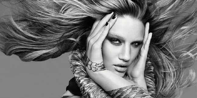 Rosie Huntington-Whiteley dan Tom Hardy Duet Dalam 'MAD MAX'