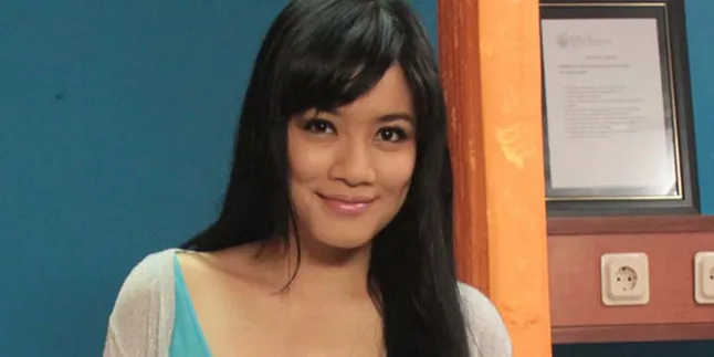 Titi Kamal Tampil Ababil di 'SULE, AY NEED YOU' Titi Kamal Tampil Ababil di 'SULE, AY NEED YOU'