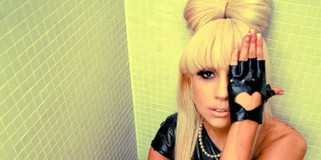 Little Monster Indonesia Sesalkan Konser Gaga Batal Digelar