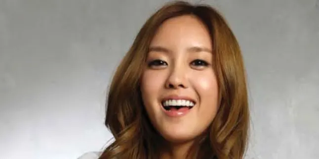 Hyomin T-Ara Pamerkan Perutnya Yang Langsing dan Seksi