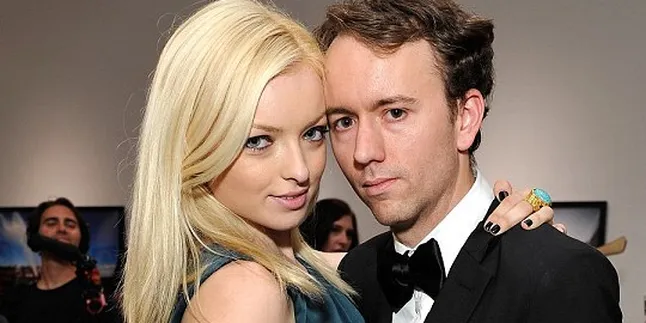 Bakar Hermes Rp950 Juta, Putri Clint Eastwood Diteror